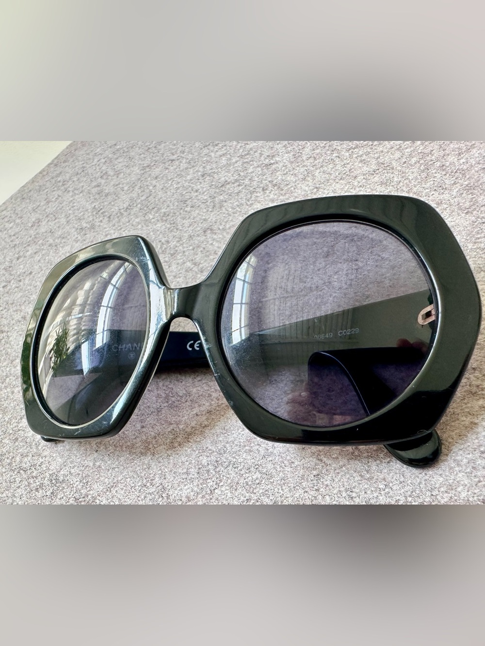 CHANEL authentic VTG 1990s 08849 oversized hexagon black+white sunglasses - Picture 2 of 13